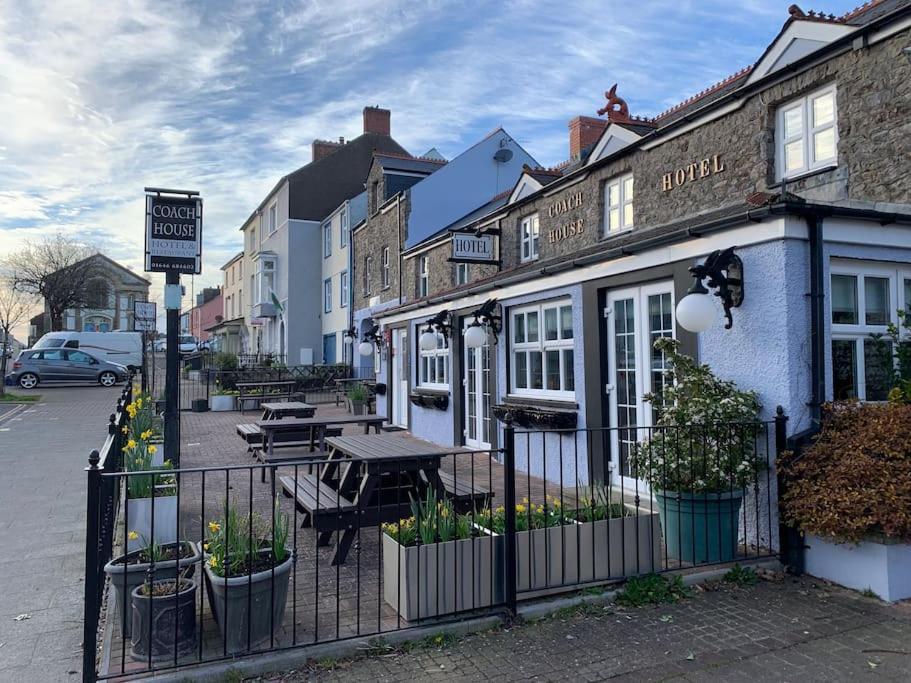 Historic Picturesque Apartment Pembroke Exterior foto