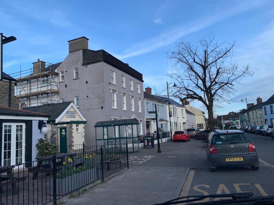 Historic Picturesque Apartment Pembroke Exterior foto